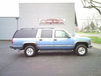1996 gmc obs suburban 2500 4x4 5.7 v8 9-passenger 2-owner super nice