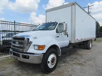 2009 ford super duty f-750 xl 24’ box truck
