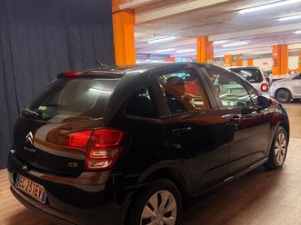 stupenda utilitaria con parabrezza panoramico