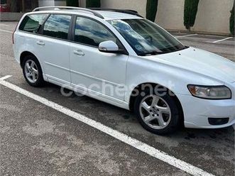 volvo v50 2.0 d3 kinetic auto