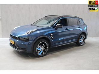 lynk & co 01 1.5 nl auto/zwarte hemel/stuurverwarming/360/rijklaar/bovag