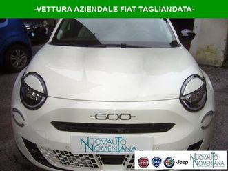 hybrid 110cv dct6 mhev la prima navi e telecamera