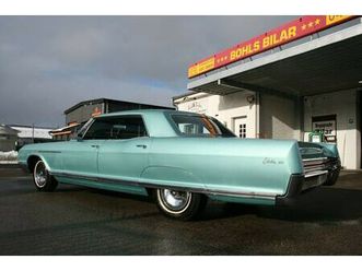 225 4-dörrars hardtop