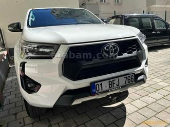 sahibinden toyota hilux 2.4 d-4d 4x2 adventure 2025 model adana 6.001 km beyaz - 38317313 | arabam.com