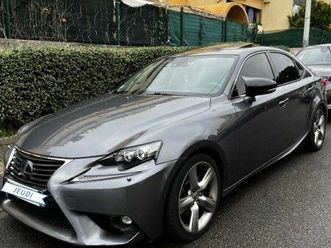 lexus is is 300h executive - toit ouvrant - siège chauffants - sièges ventilés