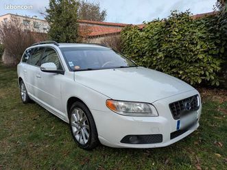belle volvo v70 2.4d, faible kilométrage