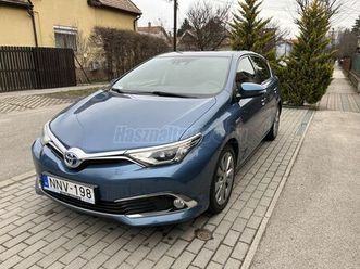 toyota auris 1.8 hsd executive (automata) magyarországi. 2. tulajdonostól. végig toyotánál szervizelt