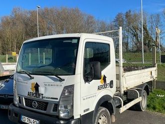 camion benne nissan nt400