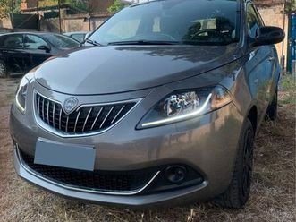 lancia ypsilon hybrid unipro.