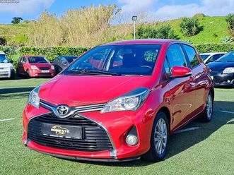 toyota yaris toyota yaris 1.0 confort pack style 70cv gasoina 2015 agosto/15