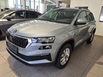 skoda karoq 1.5 tsi act joy dsg acélszürke adaptív tempomat. vonóhorog