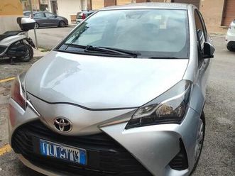 toyota yaris 1.0 5 porte active