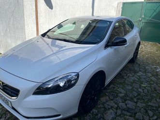 volvo v40 d2 agosto/18