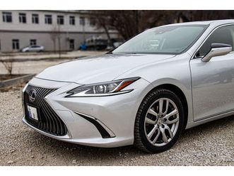 lexus es series