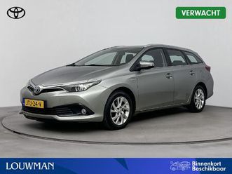 toyota auris 1.8 hybrid dynamic | climate control | parkeercamera | navigatie | cruise control |
