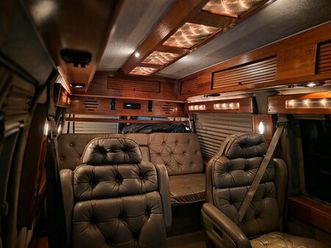 ford van in der luxus-edition mit hochdach