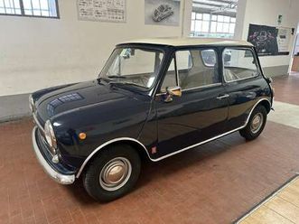 innocenti mini 1974 blu interni chiari