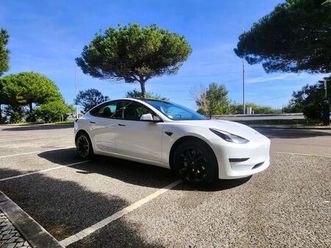 tesla model 3 tração traseira