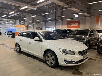 t5 bi-fuel summum aut ** webasto / p-kamera / voc / keylessgo / koukku / ratin lämmitys / muistipenkki / nahat **