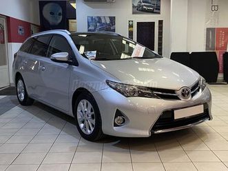 toyota auris touring sports 1.6 active üvegtető-navi-1év garancia!