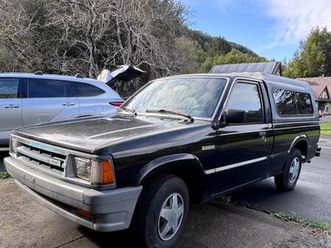 1990 mazda b2200 pickup - 35800 original miles, one owner