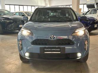 yaris cross 1.5h business fwd 116cv e-cvt