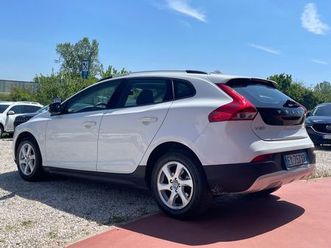 volvo v40 cross country 1.6 diesel - neopatentati