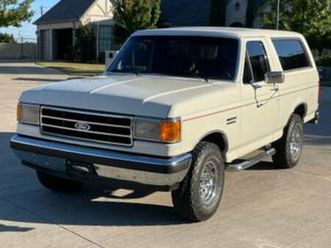 restored white 1990 ford bronco super nice!