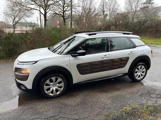 citroen c4 cactus. 1l6 hdi . boite automatique. 5 cv. 99 cv. an 02/2016