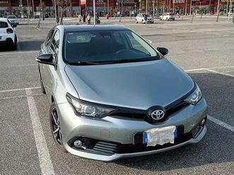auris ii 2015 1.8 c.c. black edition cvt