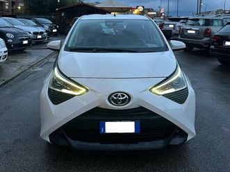 toyota aygo connect 1.0 vvt-i 72 cv 5 porte x-cool
