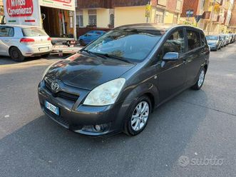 toyota corolla verso 2.2 d-4d 136cv - 7 posti -