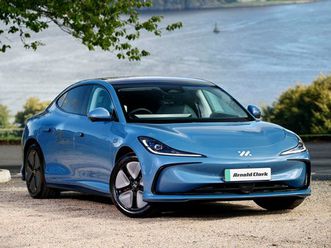 2025 217kw standard range 75kwh 5dr auto