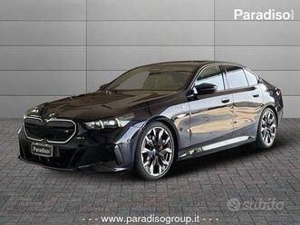 bmw i5 m60 xdrive 2023 - km0 | 601cv | mperfo...