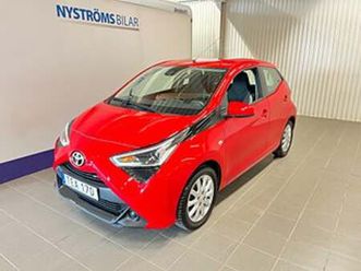 toyota aygo 5-dörrar 1.0 vvt-i x-play / kamera/ carplay/ v-hjul