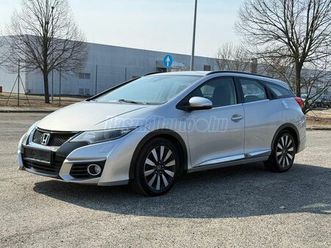 honda civic tourer 1.6 i-dtec lifestlye navi megkímélt állapot/ ülésfűtés/ xenon/ digit klíma/ navi/ két kulcs