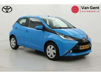 toyota aygo - 1.0 vvt-i x-play | navigatie | airco | camera | bluetooth