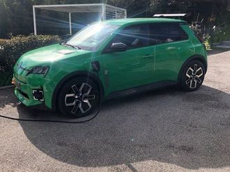 renault r5 électrique techno 120 ch verte