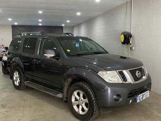 nissan pathfinder 4x4 2.5 dci 4wd 190cv 7 places 1er main/suivie complet