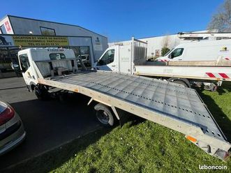 camion porte-voiture nissan nt400