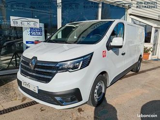 renault trafic 22400 ht 2,0 dci 150 edc l2h1 red