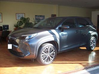 toyota yaris cross 1.5 hybrid 5p. e-cvt awd-i tren