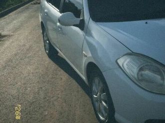 renault symbol privilège hi-flex 1.6 16v 4p 2013