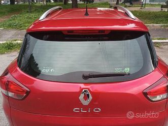 automobile clio wagon