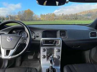 v60 cross country d3 kinetic geartronic kinetic