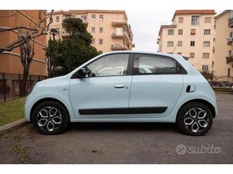 auto twingo - aprile 2023.