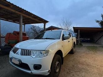 auto mitsubishi l200