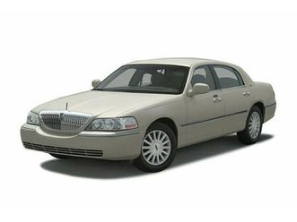 used 2003 lincoln town car signature