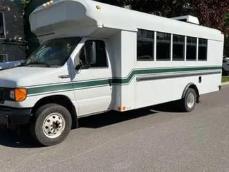 20 passengers minibus