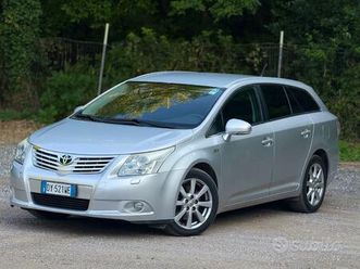 toyota avensis 2.2 d-cat aut. wagon executive